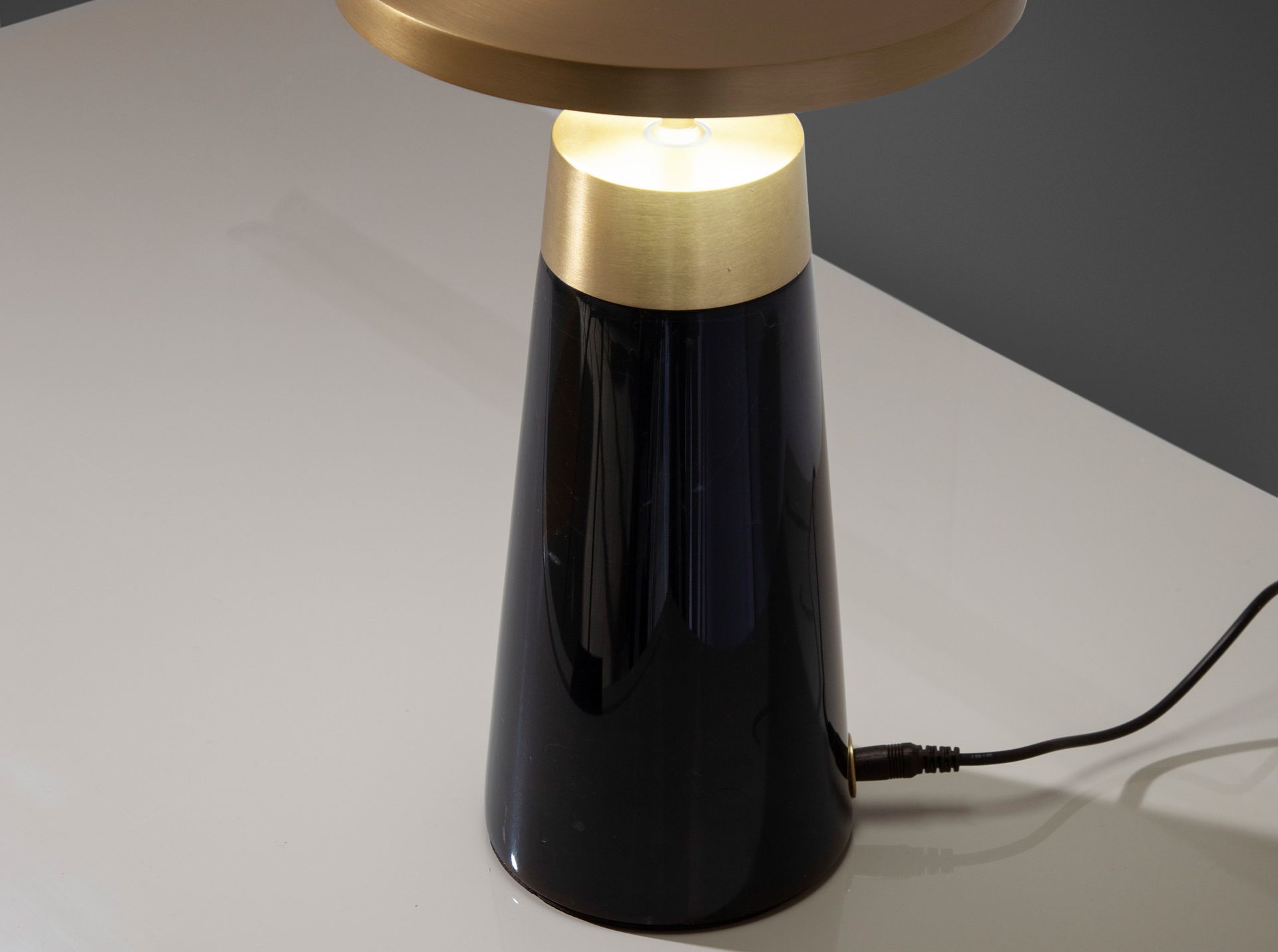 Maiore fekete prémium design asztali lámpa