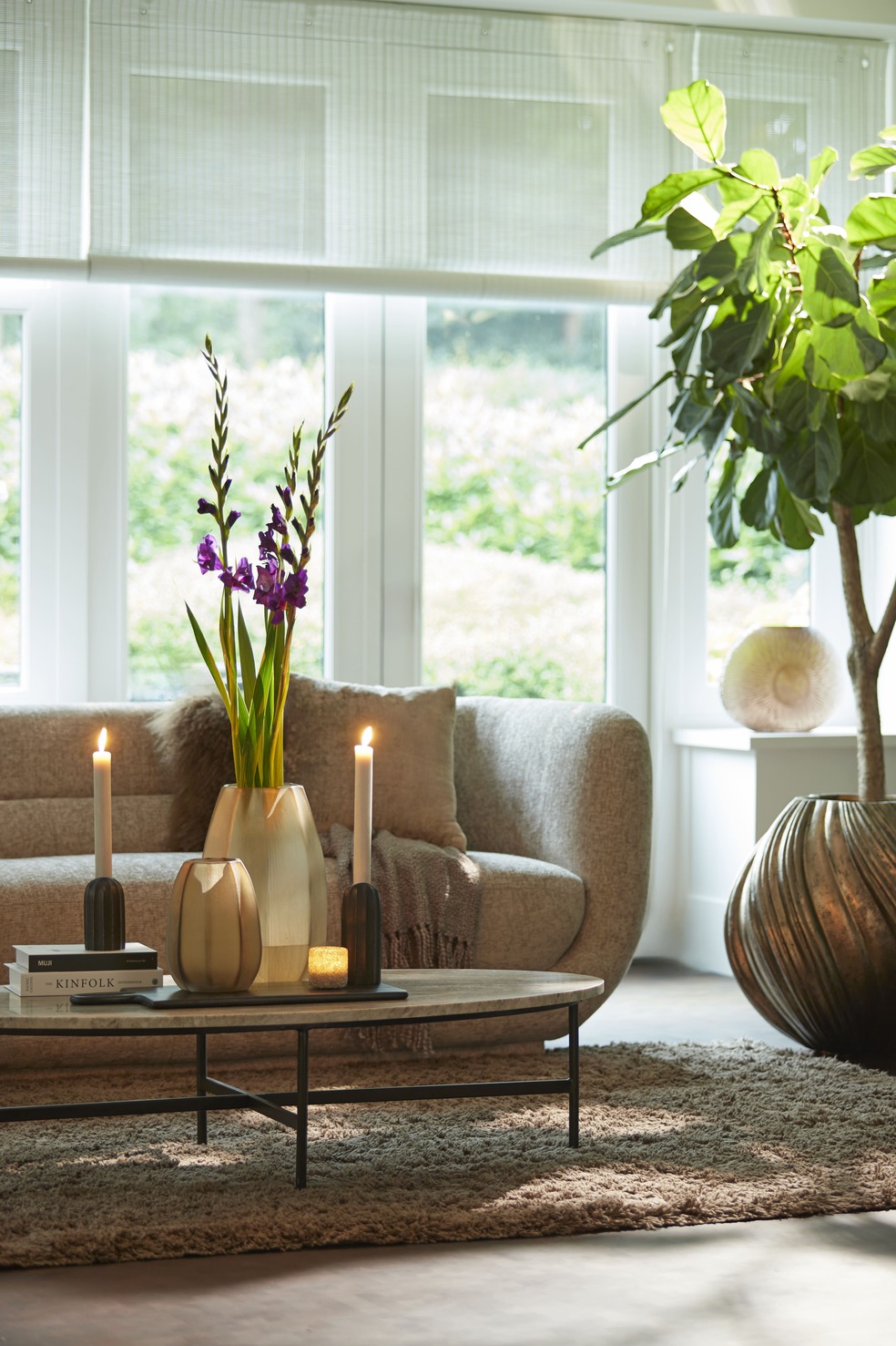 Loes ovális dohányzóasztal